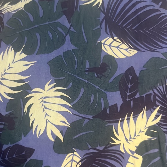 Modern Amusement Hawaiian style button down Medium - Picture 3 of 3